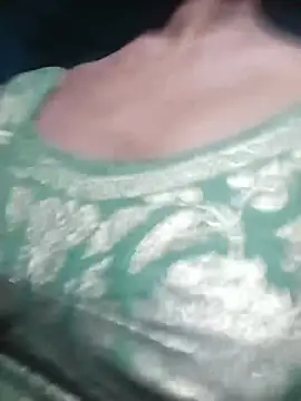 Snapshot of Kajal__Mehra chatting on May 25, 3:40 pm Kajal Mehra online show from May 25, 3:40 pm