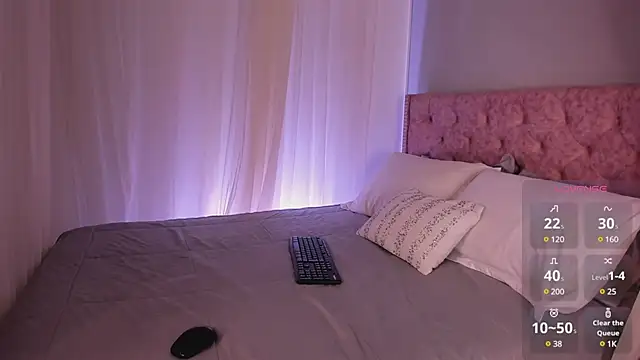 Lia Sweett  online show from January 30, 2:15 pm