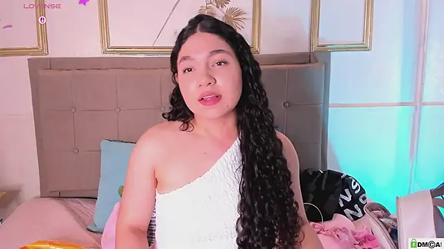 Snapshot of amandalee01 chatting on June 5, 9:53 pm amandalee01 online show from June 5, 9:53 pm