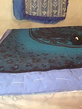 manuamador online show from December 17, 5:35 am