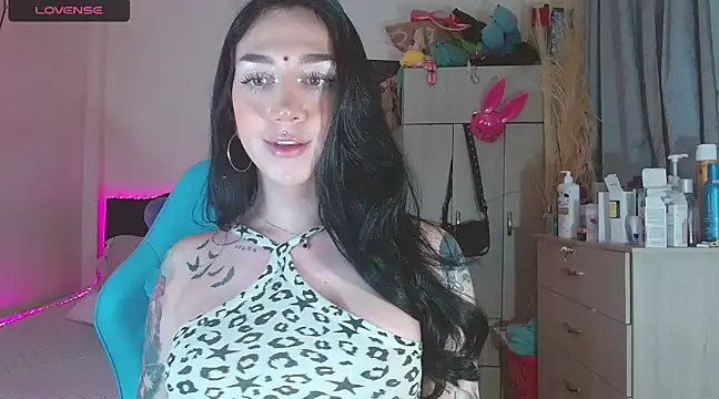 Snapshot of karla_zambrano chatting on February 25, 7:36 pm karla zambrano online show from February 25, 7:36 pm