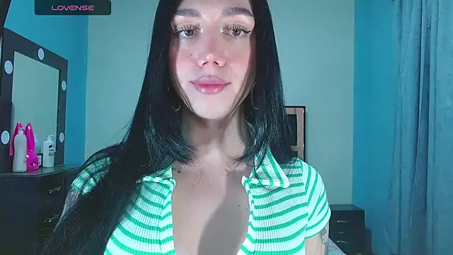 Snapshot of karla_zambrano chatting on May 3, 7:20 pm karla zambrano online show from May 3, 7:20 pm