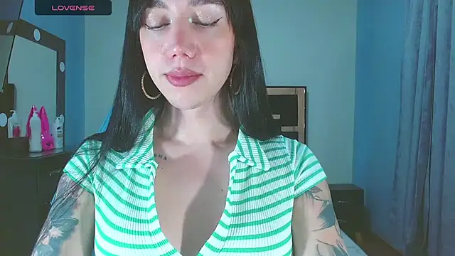 Snapshot of karla_zambrano chatting on July 7, 8:13 pm karla zambrano online show from July 7, 8:13 pm