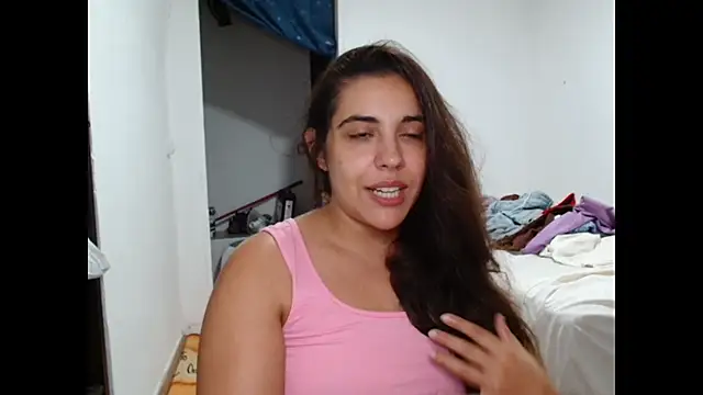 Snapshot of Ursumi1 chatting on September 16, 8:32 pm Ursumi1 online show from September 16, 8:32 pm