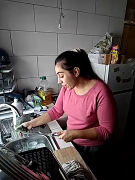 Snapshot of Ursumi1 chatting on December 19, 11:06 am Ursumi1 online show from December 19, 11:06 am