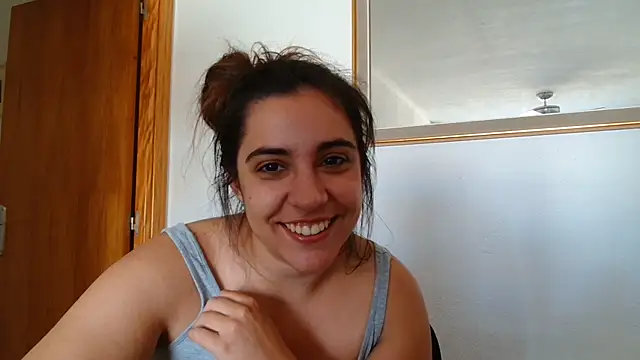 Snapshot of Ursumi1 chatting on July 10, 9:34 am Ursumi1 online show from July 10, 9:34 am
