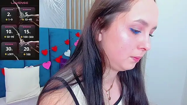 Snapshot of BeatriceReeves chatting on May 27, 1:24 am BeatriceReeves online show from May 27, 1:24 am