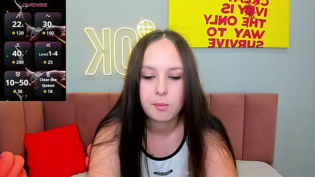 Snapshot of BeatriceReeves chatting on June 20, 1:09 am BeatriceReeves online show from June 20, 1:09 am