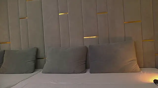 Ishtar Divine online show from January 14, 2:32 pm