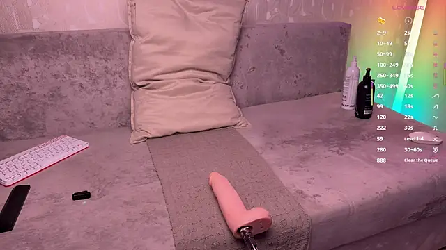 Snapshot of Walt_Enjoy chatting on July 15, 7:19 pm Walt Enjoy online show from July 15, 7:19 pm