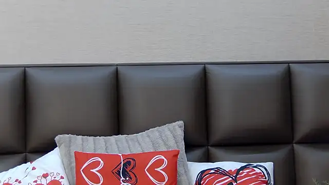 Snapshot of FoxyJoy chatting on February 9, 3:10 am FoxyJoy online show from February 9, 3:10 am