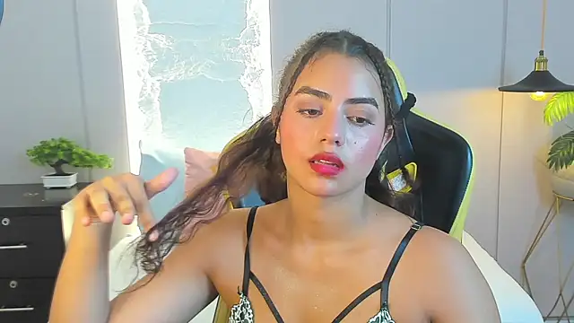 yaya23x online show from March 6, 7:10 pm