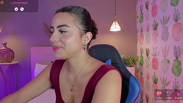 Snapshot of yaya23x chatting on July 10, 2:30 pm yaya23x online show from July 10, 2:30 pm