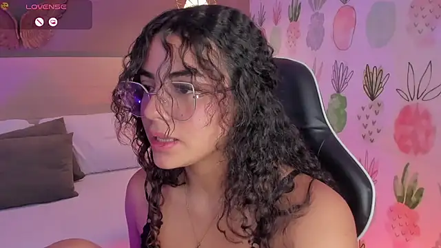 Snapshot of yaya23x chatting on July 28, 2:13 pm yaya23x online show from July 28, 2:13 pm