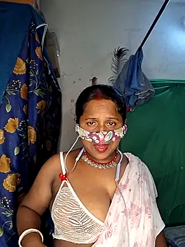 Snapshot of Real_Desi_Couple chatting on June 5, 5:40 pm Real Desi Couple online show from June 5, 5:40 pm