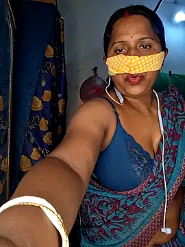 Snapshot of Real_Desi_Couple chatting on June 12, 5:12 pm Real Desi Couple online show from June 12, 5:12 pm