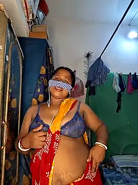 Snapshot of Real_Desi_Couple chatting on June 21, 5:26 pm Real Desi Couple online show from June 21, 5:26 pm