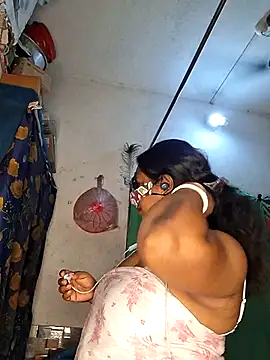 Snapshot of Real_Desi_Couple chatting on June 26, 5:50 pm Real Desi Couple online show from June 26, 5:50 pm
