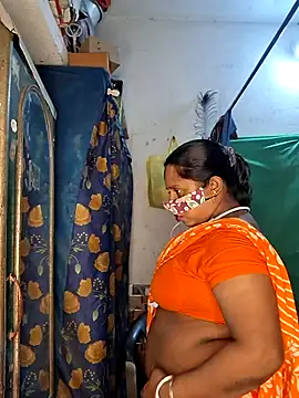 Snapshot of Real_Desi_Couple chatting on July 10, 4:53 pm Real Desi Couple online show from July 10, 4:53 pm