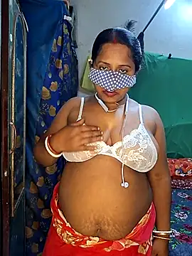 Snapshot of Real_Desi_Couple chatting on July 13, 4:54 pm Real Desi Couple online show from July 13, 4:54 pm