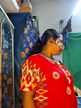 Snapshot of Real_Desi_Couple chatting on July 27, 5:20 pm Real Desi Couple online show from July 27, 5:20 pm