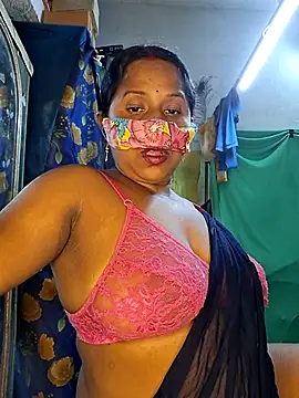 Snapshot of Real_Desi_Couple chatting on August 2, 5:00 pm Real Desi Couple online show from August 2, 5:00 pm