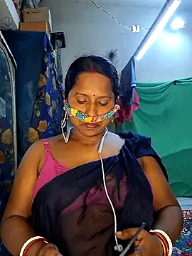 Snapshot of Real_Desi_Couple chatting on August 3, 4:55 pm Real Desi Couple online show from August 3, 4:55 pm