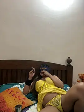 Snapshot of HoneyBearCpl chatting on February 4, 4:50 pm HoneyBearCpl online show from February 4, 4:50 pm