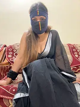 Snapshot of HoneyBearCpl chatting on February 10, 4:47 pm HoneyBearCpl online show from February 10, 4:47 pm