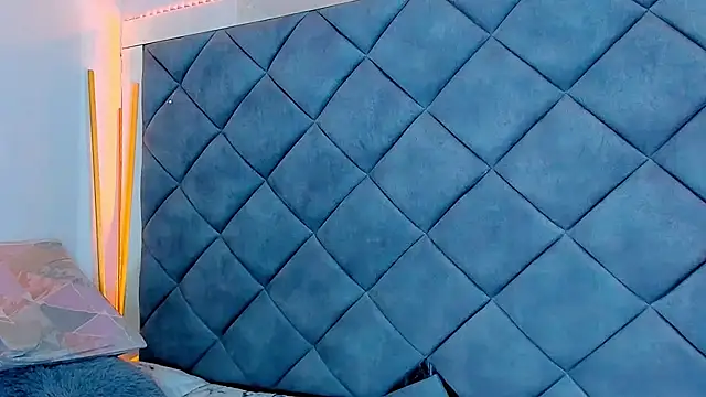 Snapshot of Nellyhills chatting on February 21, 1:00 pm Nellyhills online show from February 21, 1:00 pm