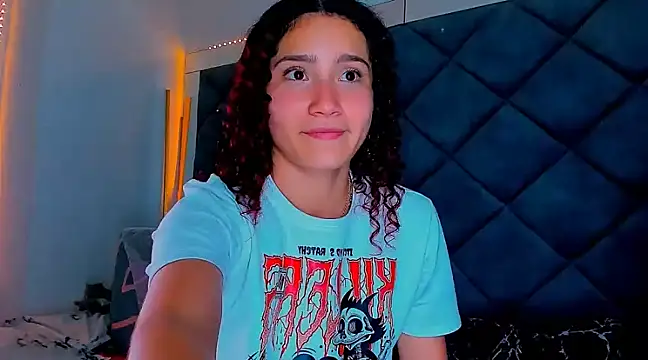 Snapshot of Nellyhills chatting on March 3, 6:44 pm Nellyhills online show from March 3, 6:44 pm