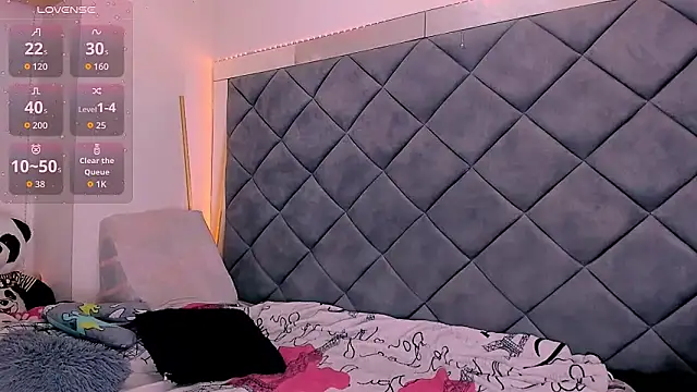 Snapshot of Nellyhills chatting on October 6, 10:34 am Nellyhills online show from October 6, 10:34 am