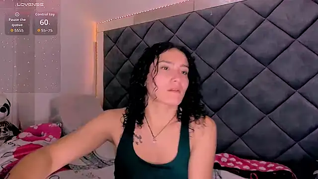 Snapshot of Nellyhills chatting on October 24, 6:04 pm Nellyhills online show from October 24, 6:04 pm