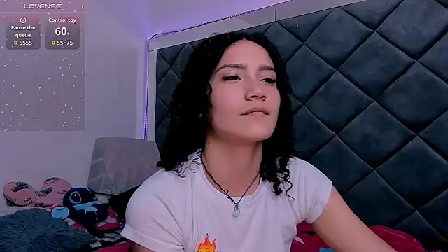 Snapshot of Nellyhills chatting on November 7, 5:35 pm Nellyhills online show from November 7, 5:35 pm