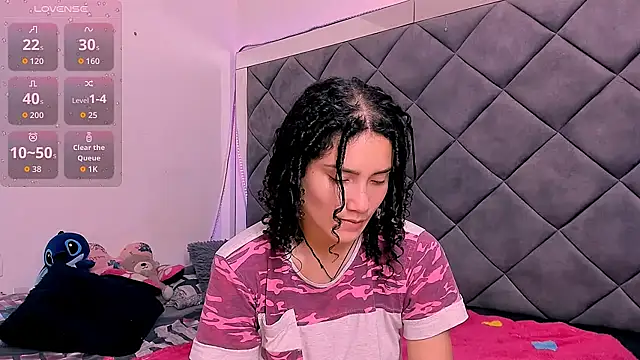 Snapshot of Nellyhills chatting on November 15, 5:09 pm Nellyhills online show from November 15, 5:09 pm