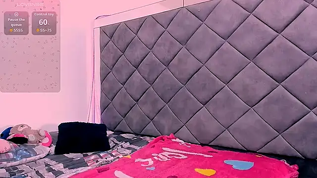 Snapshot of Nellyhills chatting on November 23, 6:08 pm Nellyhills online show from November 23, 6:08 pm