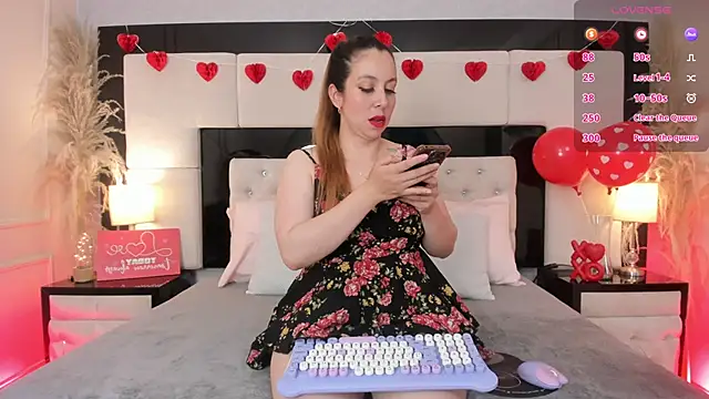 CarlaRossi  online show from February 18, 8:05 pm