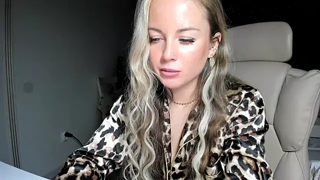 jennifer838 online show from April 29, 6:47 pm