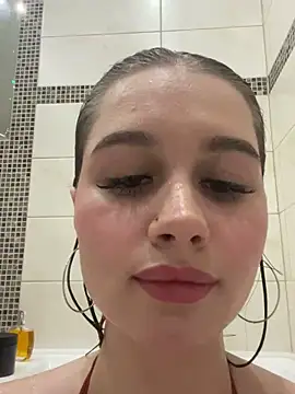 Snapshot of EllieHayes chatting on December 22, 1:11 pm EllieHayes online show from December 22, 1:11 pm