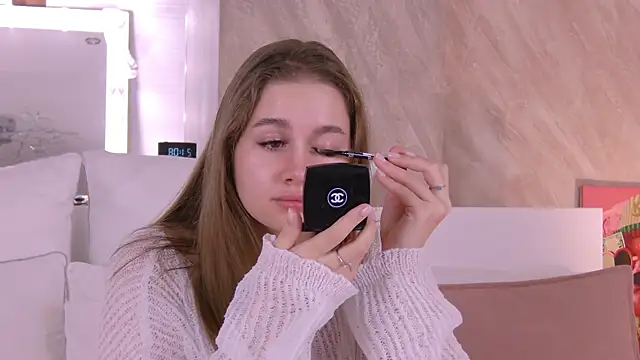 EllieHayes online show from November 10, 6:07 pm