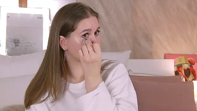 EllieHayes online show from January 5, 8:34 pm