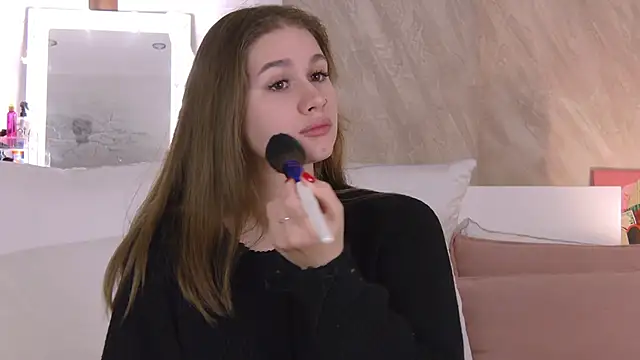 EllieHayes online show from January 10, 7:26 pm