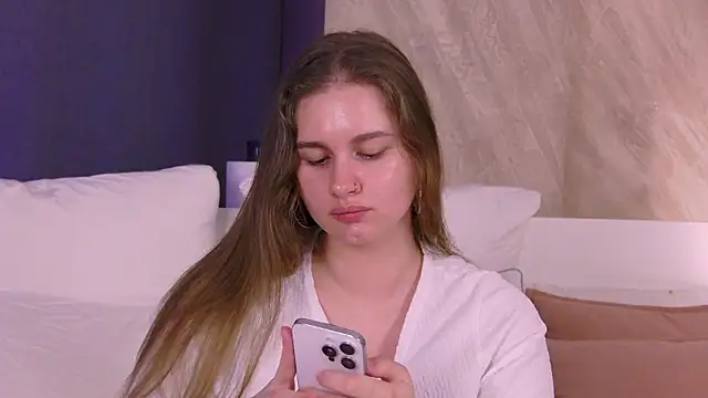 Snapshot of EllieHayes chatting on July 4, 11:11 pm EllieHayes online show from July 4, 11:11 pm
