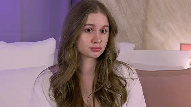 Snapshot of EllieHayes chatting on August 4, 11:51 pm EllieHayes online show from August 4, 11:51 pm