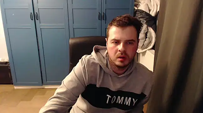 CuteMan33 online show from March 5, 11:49 pm