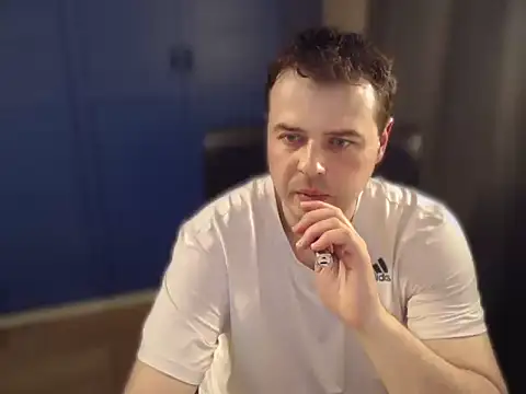 Snapshot of CuteMan33 chatting on May 8, 10:26 pm CuteMan33 online show from May 8, 10:26 pm