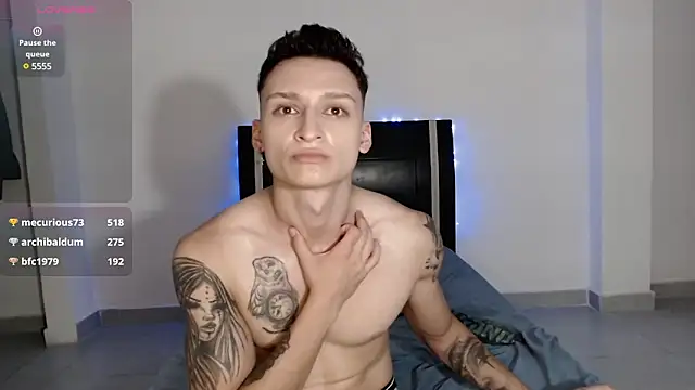 Snapshot of arthurphoenix_ chatting on December 22, 8:27 am arthurphoenix online show from December 22, 8:27 am