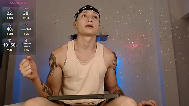 Snapshot of arthurphoenix_ chatting on December 31, 2:40 am arthurphoenix online show from December 31, 2:40 am