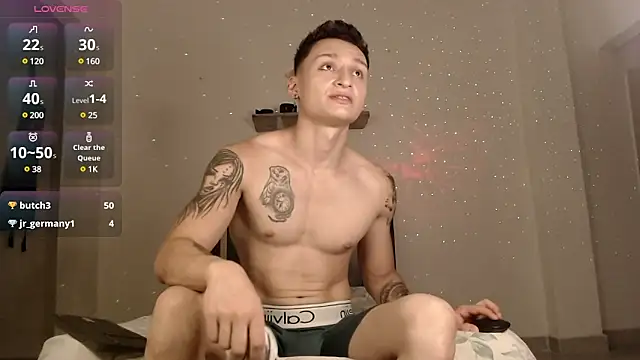 Snapshot of arthurphoenix_ chatting on January 2, 5:24 am arthurphoenix online show from January 2, 5:24 am