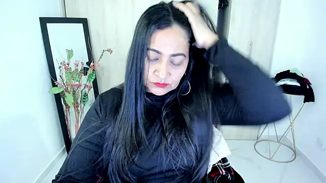 Snapshot of Adele_Sweett chatting on May 12, 10:45 am Adele Sweett online show from May 12, 10:45 am